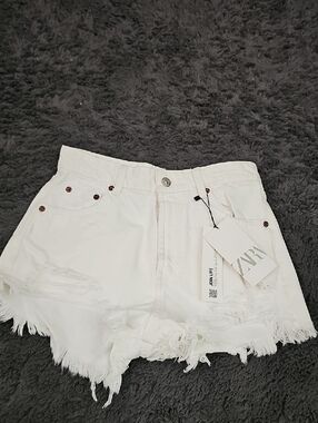 Zara White Frayed Distressed Denim Cutoff Shorts